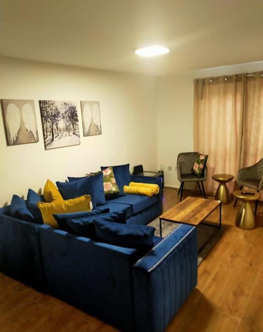 Appartement Impeccable 2-Bed House à Londres Extérieur photo
